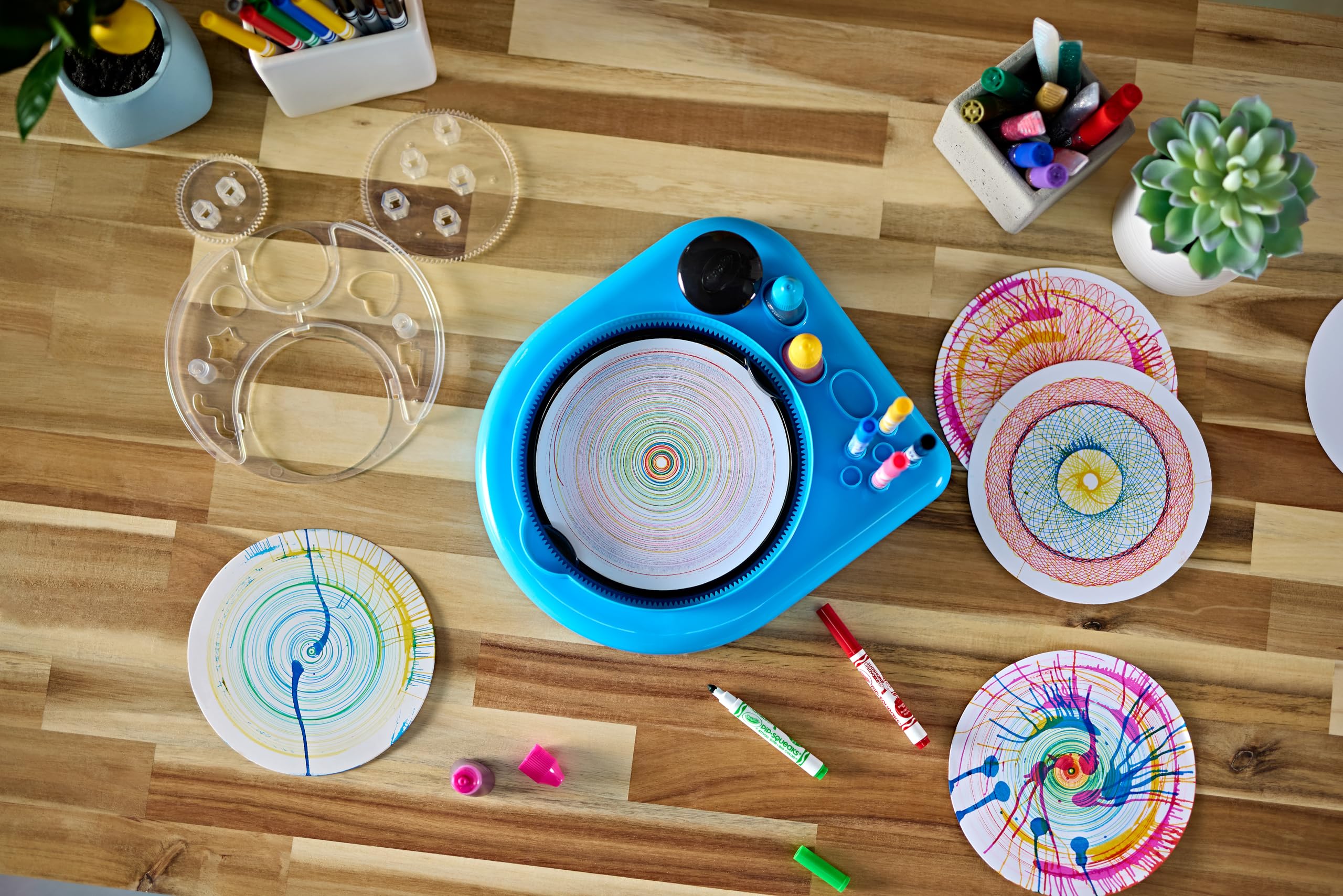 Crayola Spin & Spiral Art Station, Spin Art Machine, Arts & Crafts for Kids Ages 6, 7, 8, 9